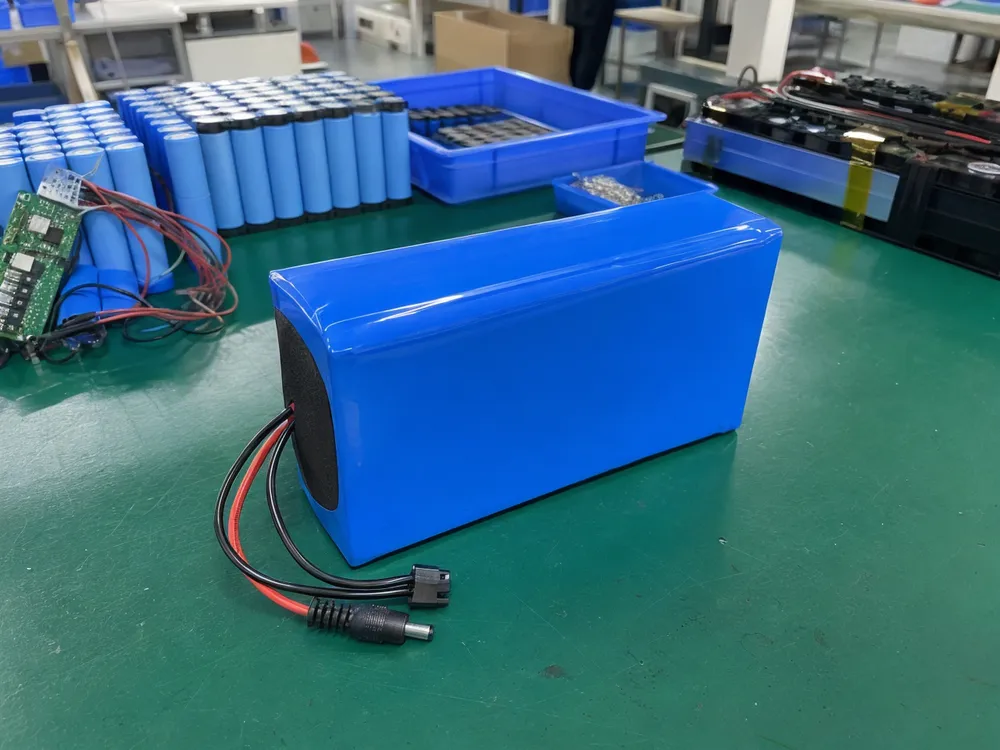 12V solar battery charger pack with BMS protection for solar kit integration