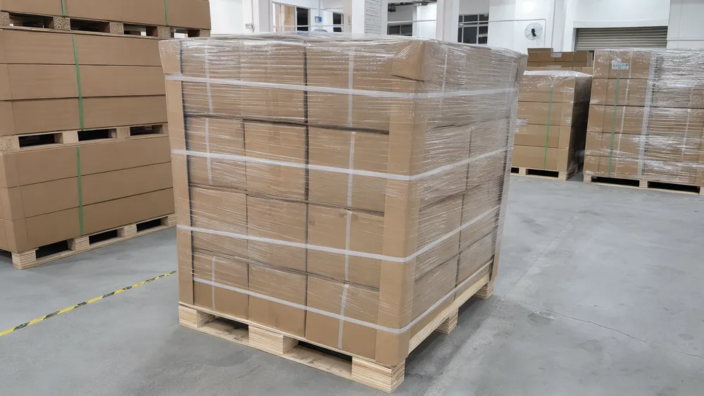 AGM solar batteries palletized with reinforced corrugated cartons and internal dividers for export shipping