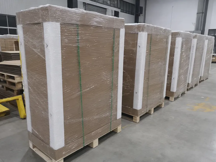 Export packaging with terminal protection and palletized hybrid battery units
