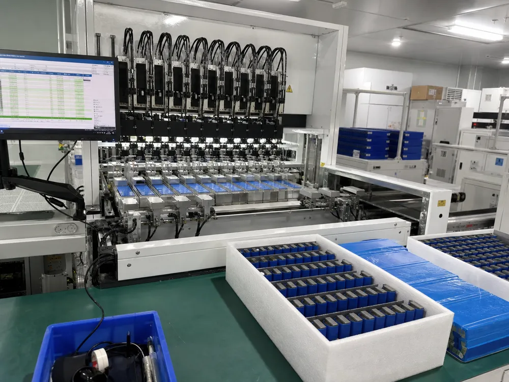 Automated cell sorting system grouping cells within 20mV voltage and 5mΩ internal resistance for batch consistency