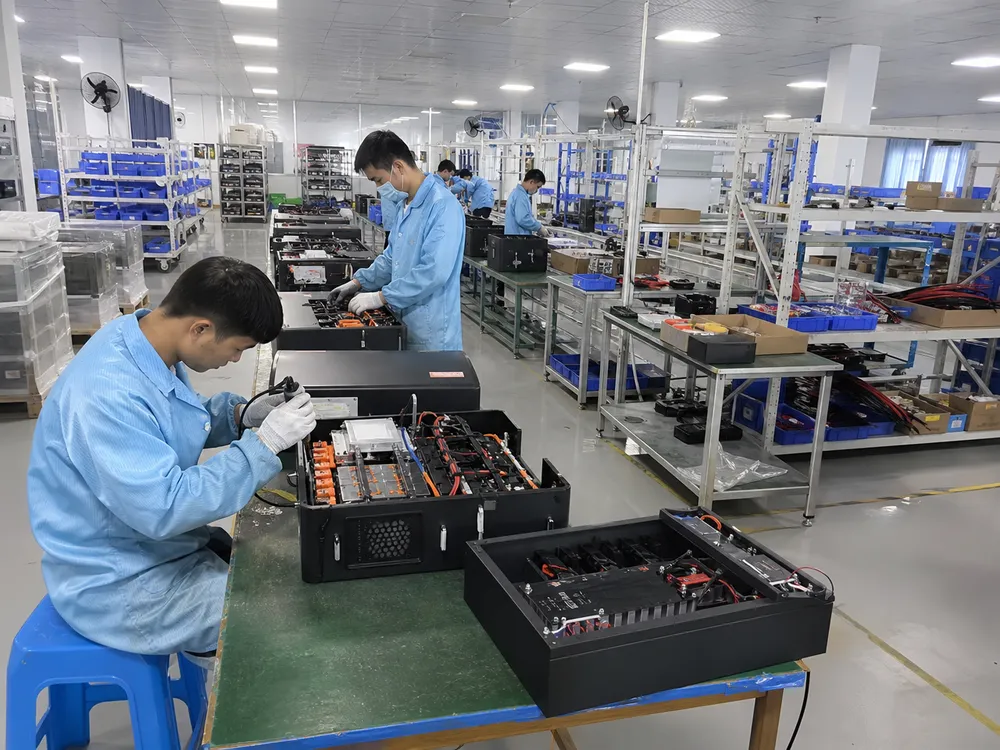 EVANBattery home solar battery storage production facility showing LiFePO4 battery packs on assembly line