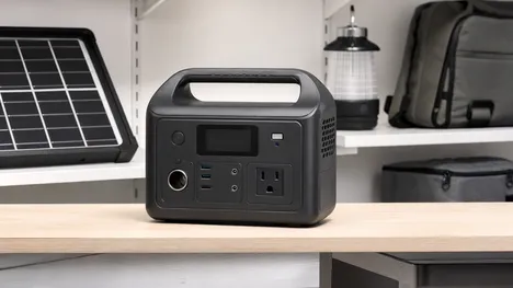 Entry-level 300-600Wh portable solar battery power station for retail display