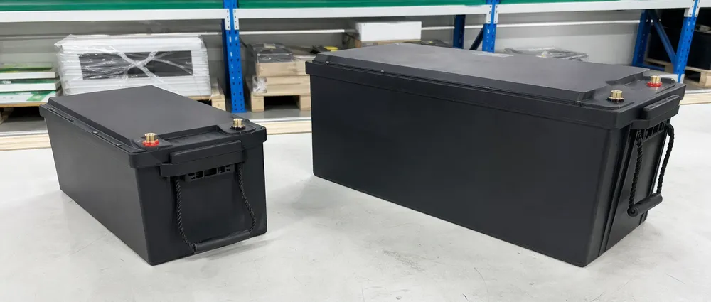 12V and 24V 200Ah solar battery units side by side showing size comparison and terminal configurations
