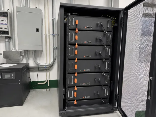 Rack-mounted 48V solar battery modules in a standard 19-inch cabinet installation